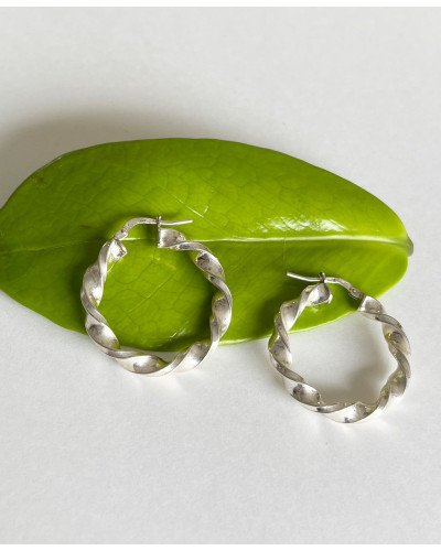 Aros rizados en plata medianos