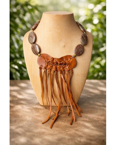Collar jaspe y cuero trenzado